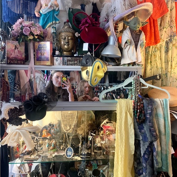 Meet The Posher - Picture 1 of 5